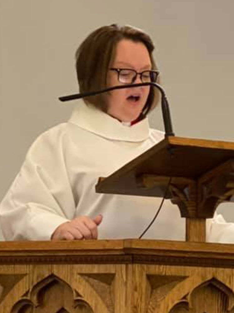 Vicar Holly Knouse